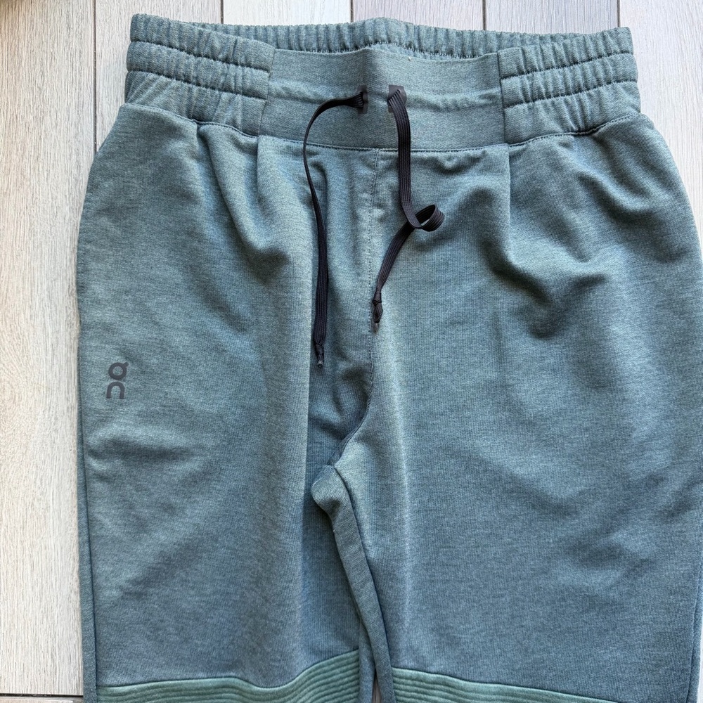 On Running Green  Track Pants - Picture 3 of 7